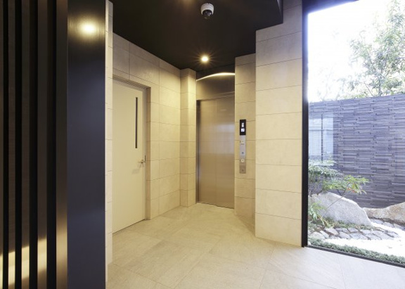 【エントランス】