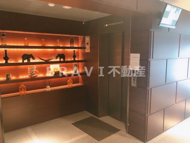 おおきに東心斎橋ビル　BRAVI不動産の設備|【おおきに東心斎橋ビル】エレベータ