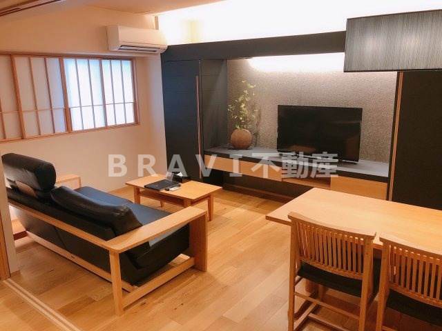 おおきに東心斎橋ビル　BRAVI不動産の居間・リビング|【おおきに東心斎橋ビル】ゆったり過ごせる居間です