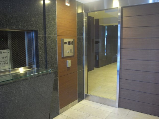 【エントランス】