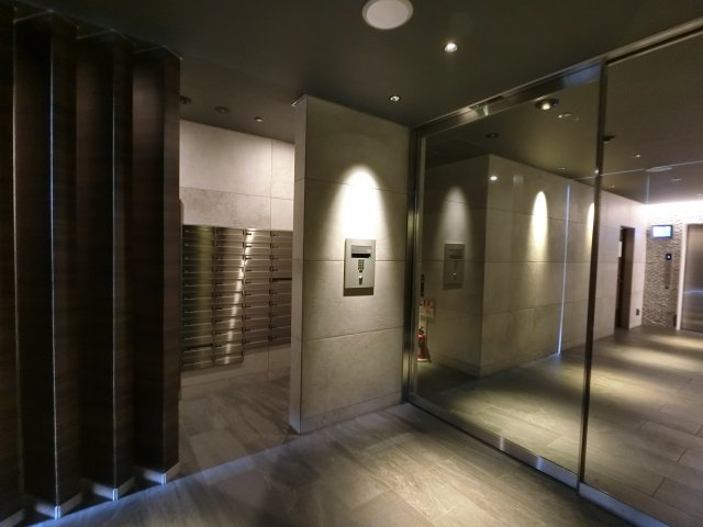 【エントランス】