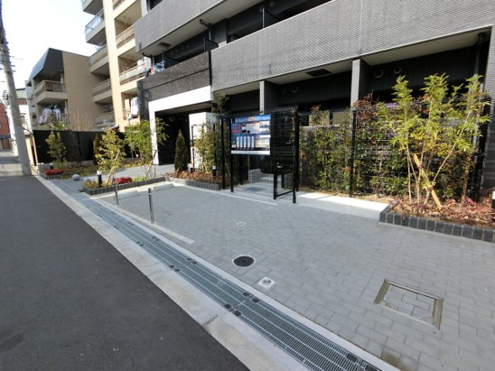 【エントランス】