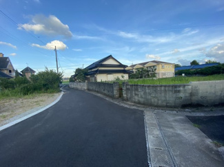 【前面道路含む現地写真】