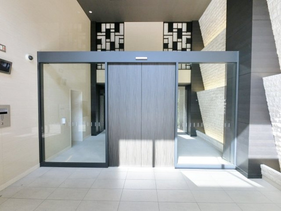 【エントランス】