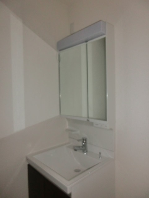 フジパレス神崎川　I番館の独立洗面台