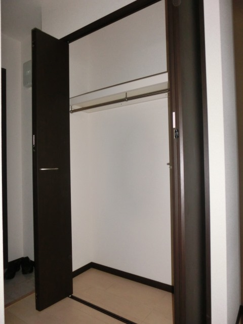 フジパレス神崎川　I番館の収納