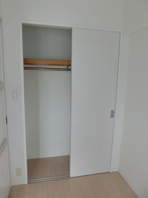 エールリベルテ大阪WESTの収納