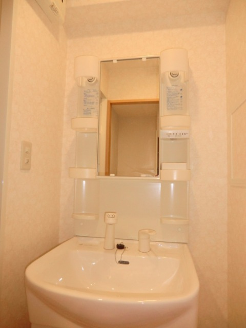 WillDo塚本の独立洗面台|朝シャンで、寝クセ対策