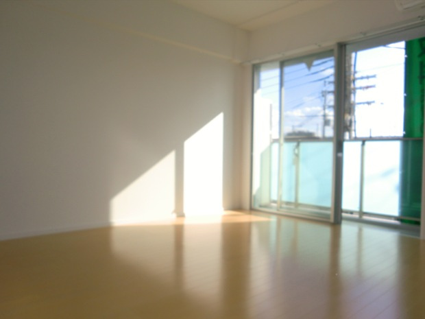 大阪市淀川区三津屋南２丁目の賃貸マンションの居間・リビング