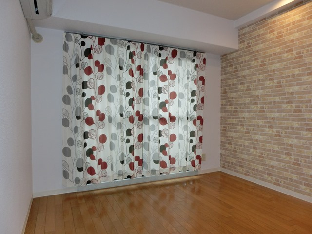 トレンディ岡野の寝室