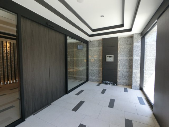 【エントランス】