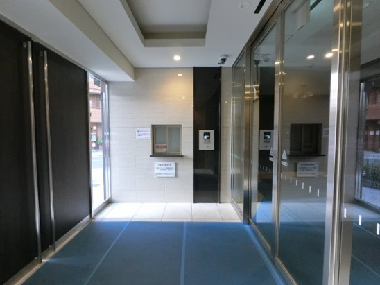 【エントランス】