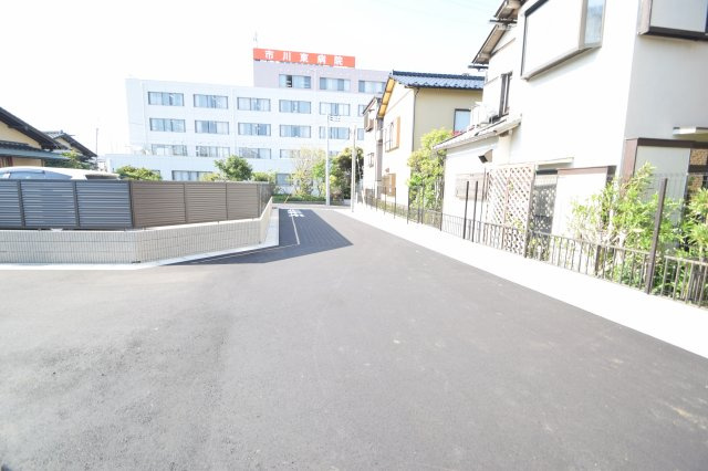 オッツ西船橋のその他|入口が広いです。