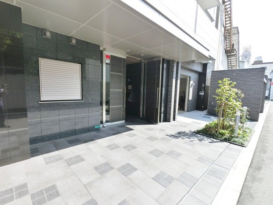 【エントランス】