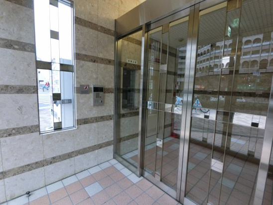 【エントランス】