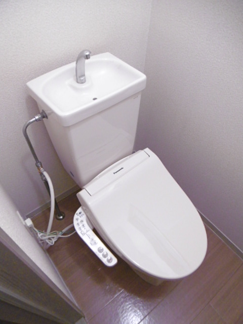 パークアベニュー【10,000円キャッシュバック対象物件】のトイレ|温水洗浄便座、新品です