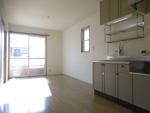 パークアベニュー【10,000円キャッシュバック対象物件】の居間・リビング|使いやすい居間です