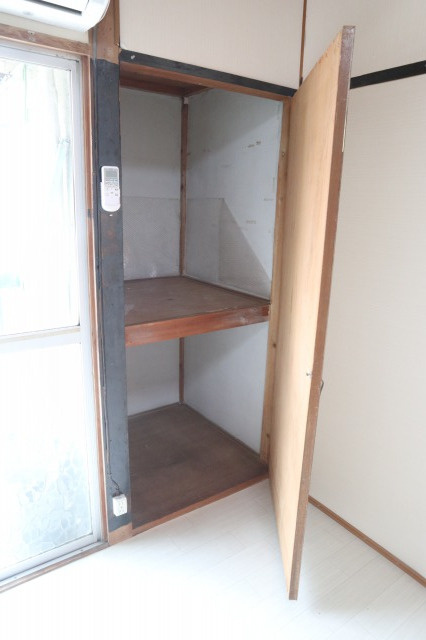 六十谷アパートの収納