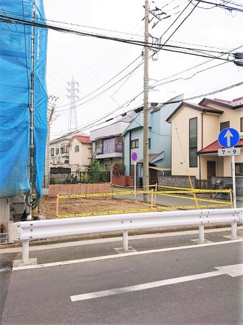 【前面道路含む現地写真】