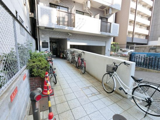 【エントランス】