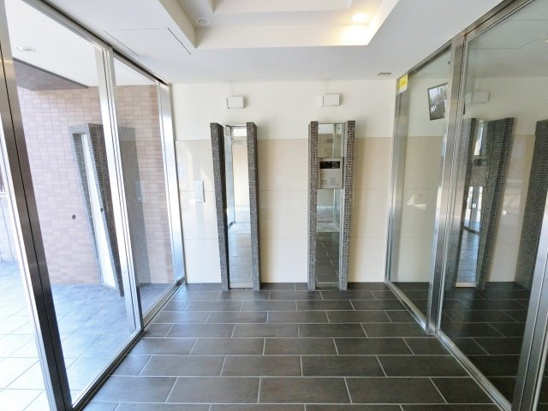 【エントランス】