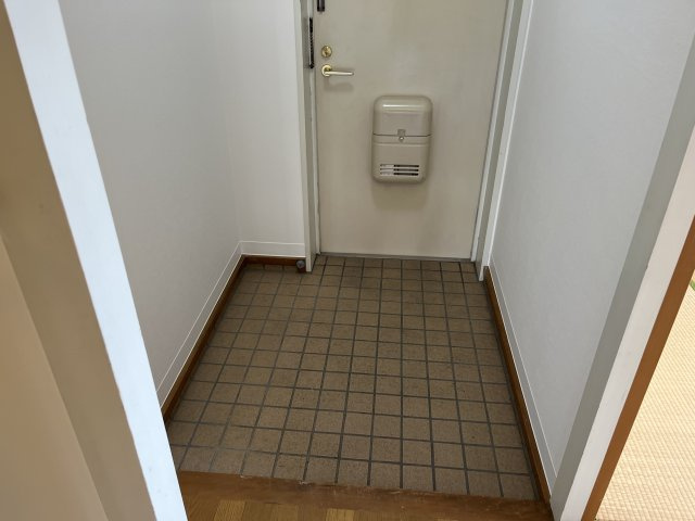 メゾン桑原3の玄関