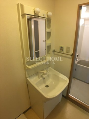 【独立洗面台】 | ラ・ぺジブル | 独立洗面化粧台が付いています