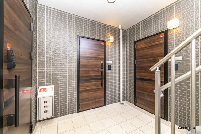 グリーンコート本郷のエントランス