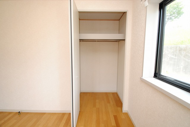 グリーンエクセル小森野Bの収納|大きなものも収納できそうです