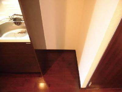 ベラジオ烏丸東の内装|キッチン横冷蔵庫設置可