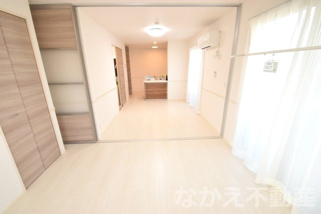 【寝室】 | 落ち着いた色調の寝室です