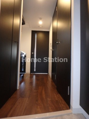 【玄関】 | ナンバーセブンティーセブン ウメダ