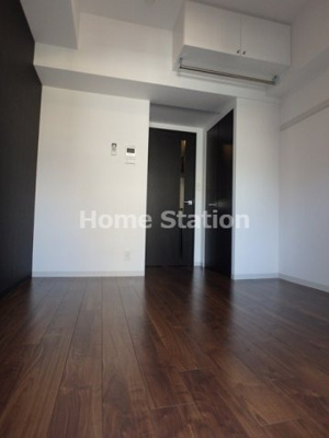 【洋室】 | ナンバーセブンティーセブン ウメダ