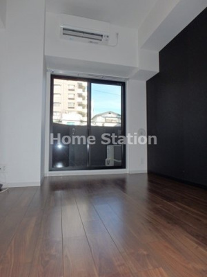 【居間・リビング】 | ナンバーセブンティーセブン ウメダ