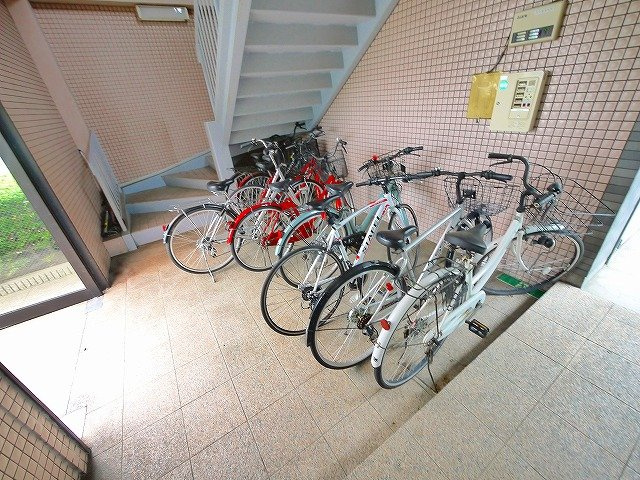 グランドール辻のその他共用部分|自転車置き場