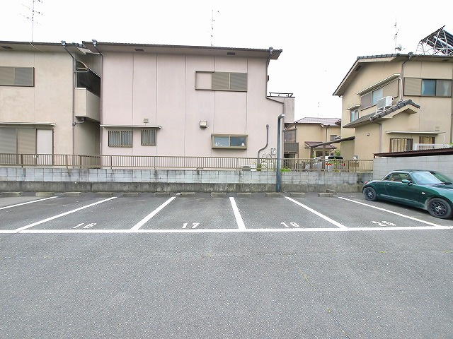 グランドール辻の駐車場|駐車場があります