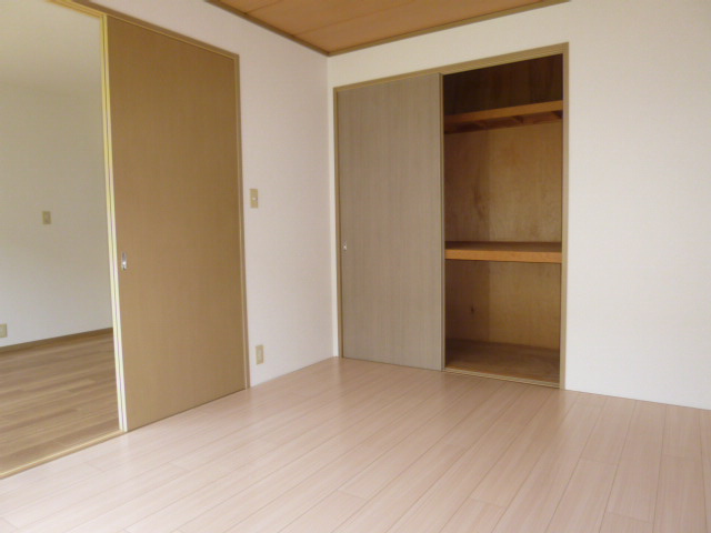 倉敷市南畝７丁目のアパートの洋室