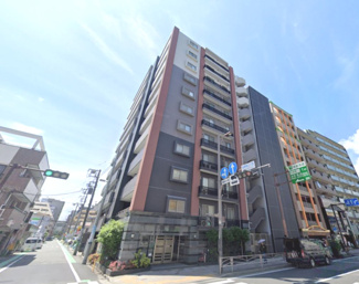 【外観】 | 「吉野町」駅徒歩1分！駅近ならではの便利な住環境も魅力的です。
住まいの独立性を高める玄関ポーチ付♪