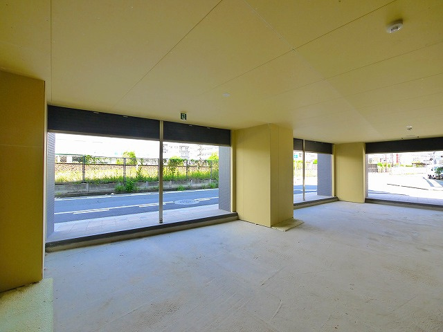 DeKalb（デカルブ）の内装