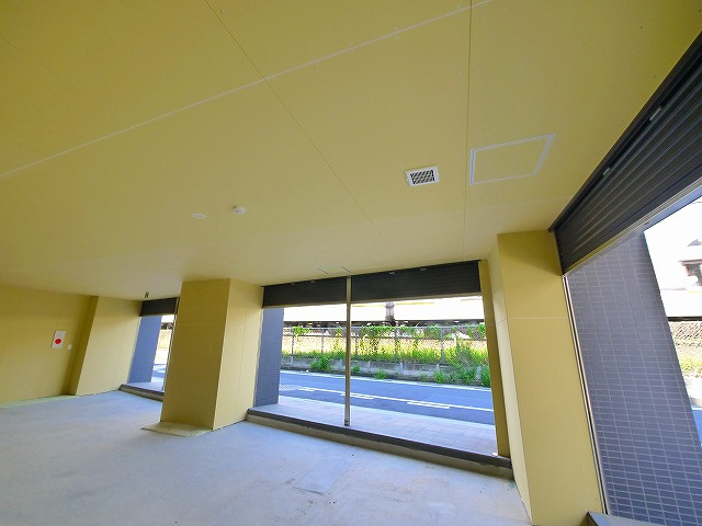 DeKalb（デカルブ）の内装