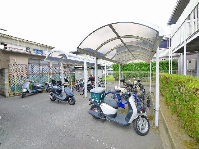 メゾン・ド・スリシエⅠC棟のその他共用部分|自転車置き場が設置されてます