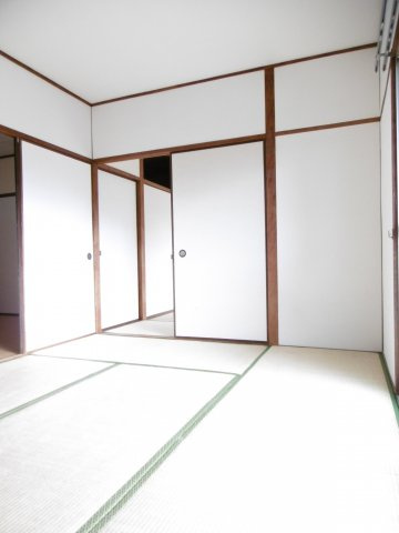 福寿コーポ【キャッシュバック対象物件】の和室|和室があれば、来客や子供用のスペースとして活躍します
