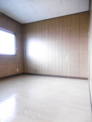 福寿コーポ【キャッシュバック対象物件】の洋室|ゆったりした洋室です