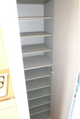 【収納】 | フローラルコート | 明るい玄関です