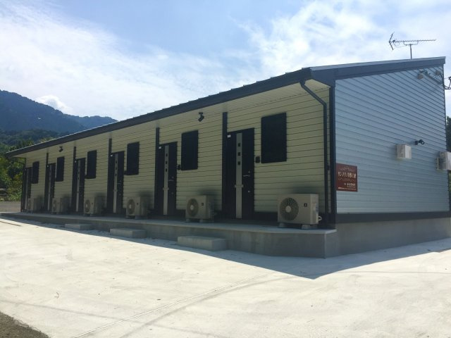 サンマリノ草野C棟【キャッシュバック対象】の駐車場