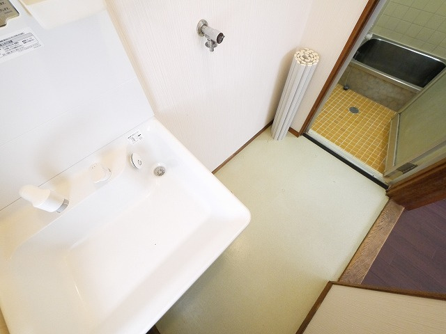 今国府町一戸建の洗面所|忙しい朝には欠かせない洗面所です