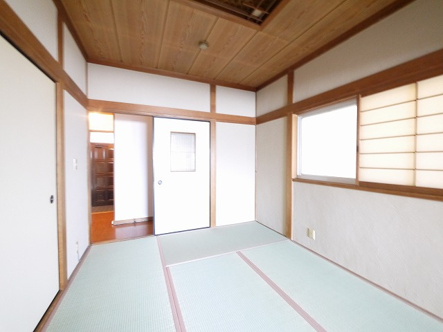 今国府町一戸建の和室|和室がひろがる居住スペース