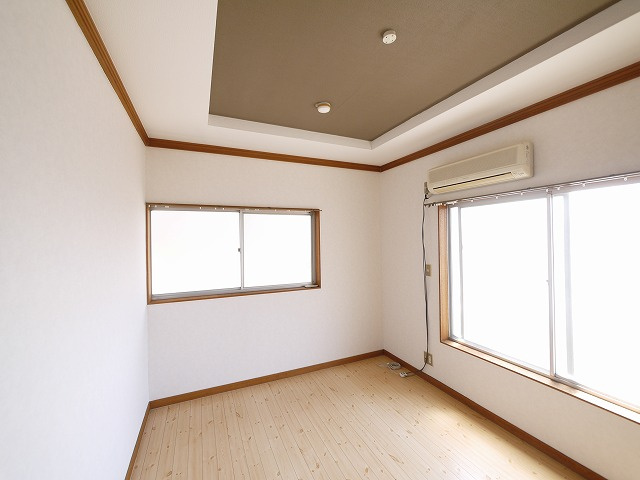 今国府町一戸建の洋室|きれいな洋室です