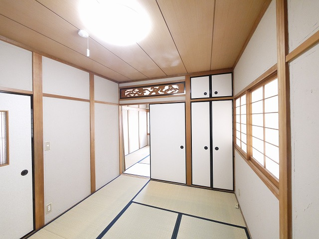 今国府町一戸建の和室|フローリングだけでなく、和室もあります