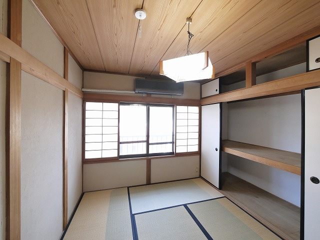 今国府町一戸建の和室|和室がひろがる居住スペース